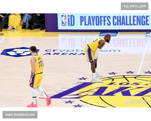 拉拉维亚犯规险酿悲剧,湖人年轻前锋关键时刻成长 拉拉维亚犯规险酿悲剧,湖人年轻前锋关键时刻成长