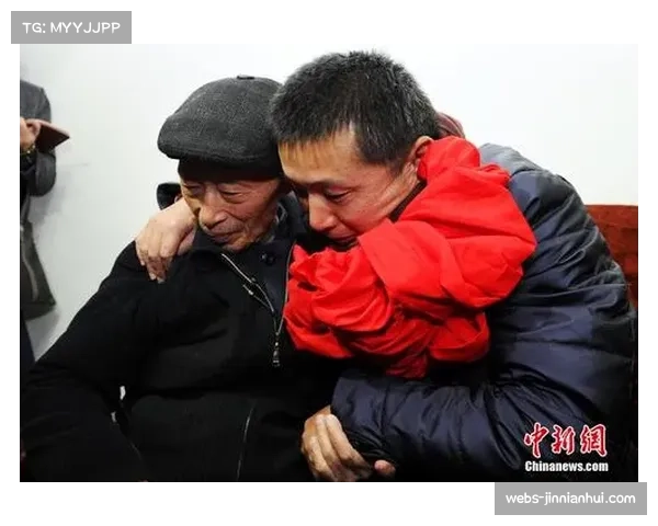 庞俊旭母亲首次英国督战 儿子晋级后母子相拥成温馨画面